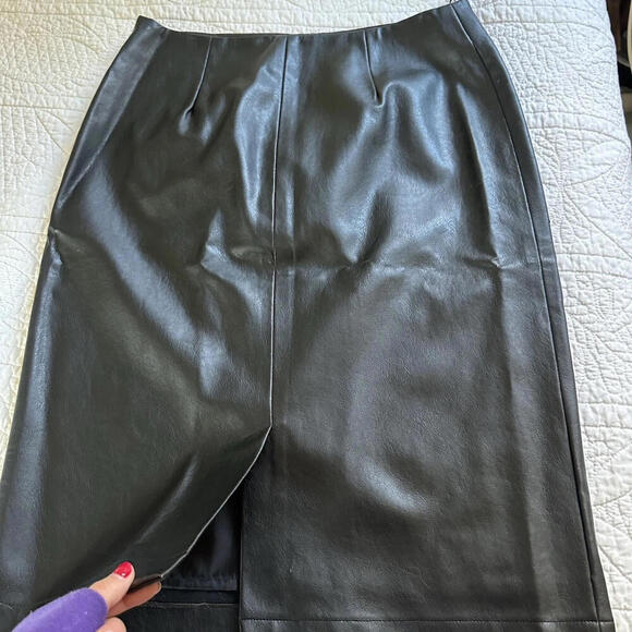 George Black pencil‎ skirt Faux Leather Size 10 With Braided Front, Slit In Back - Picture 2 of 7